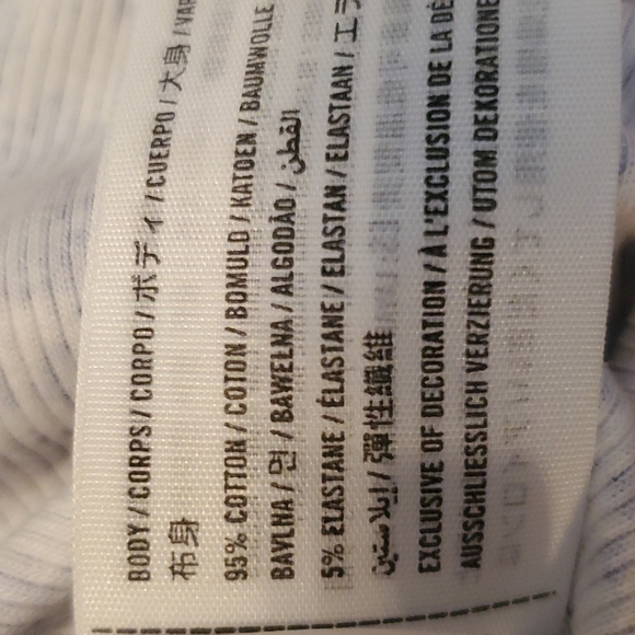 Hollister blue floral top - Picture 12 of 12